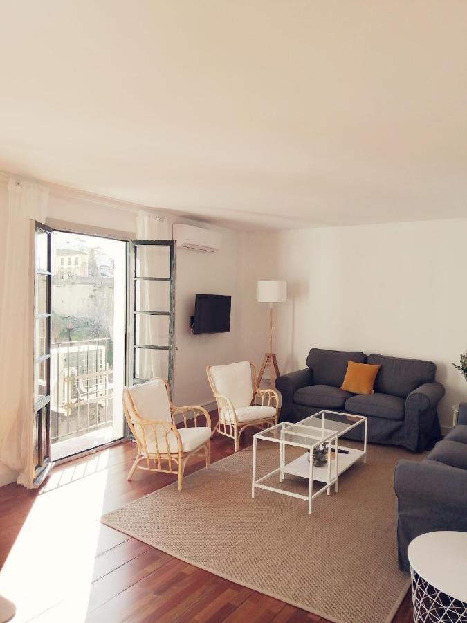 Apartment Singular